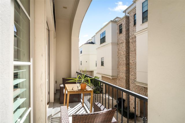 6018 Maxie Street E, Houston, TX 77007