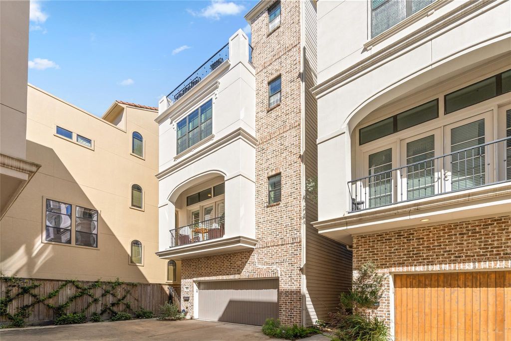 6018 Maxie Street E, Houston, TX 77007