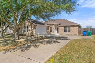 2906 Greenlawn ST, Taylor, TX 76574