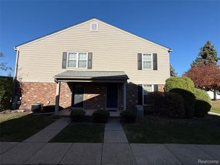 15894 Cambridge Drive, Clinton Township, MI 48038