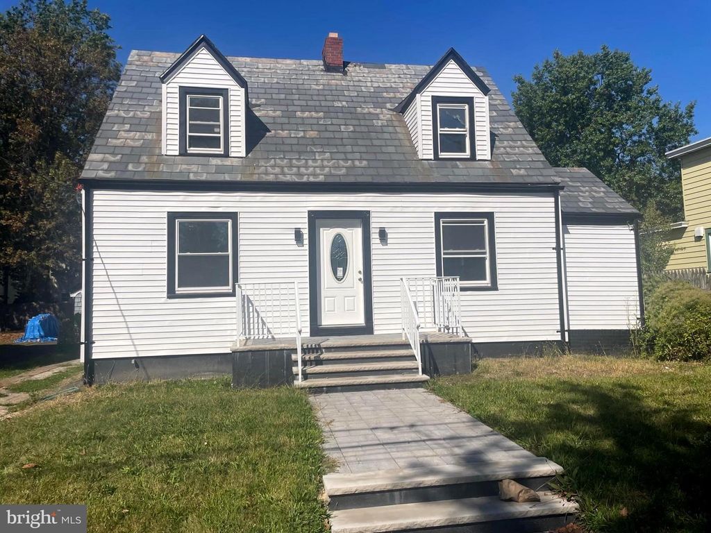 23 CADWALADER TER, Trenton, NJ 08618