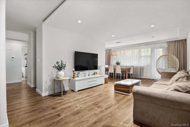 151-31 88th Street 3C, Howard Beach, NY 11414