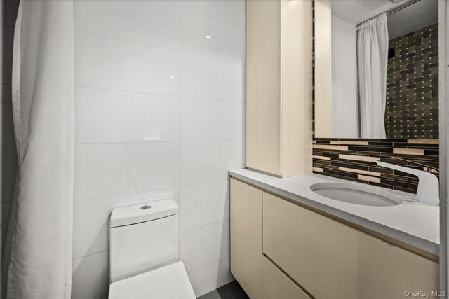151-31 88th Street 3C, Howard Beach, NY 11414
