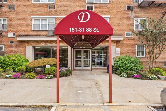 151-31 88th Street 3C, Howard Beach, NY 11414