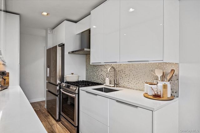 151-31 88th Street 3C, Howard Beach, NY 11414