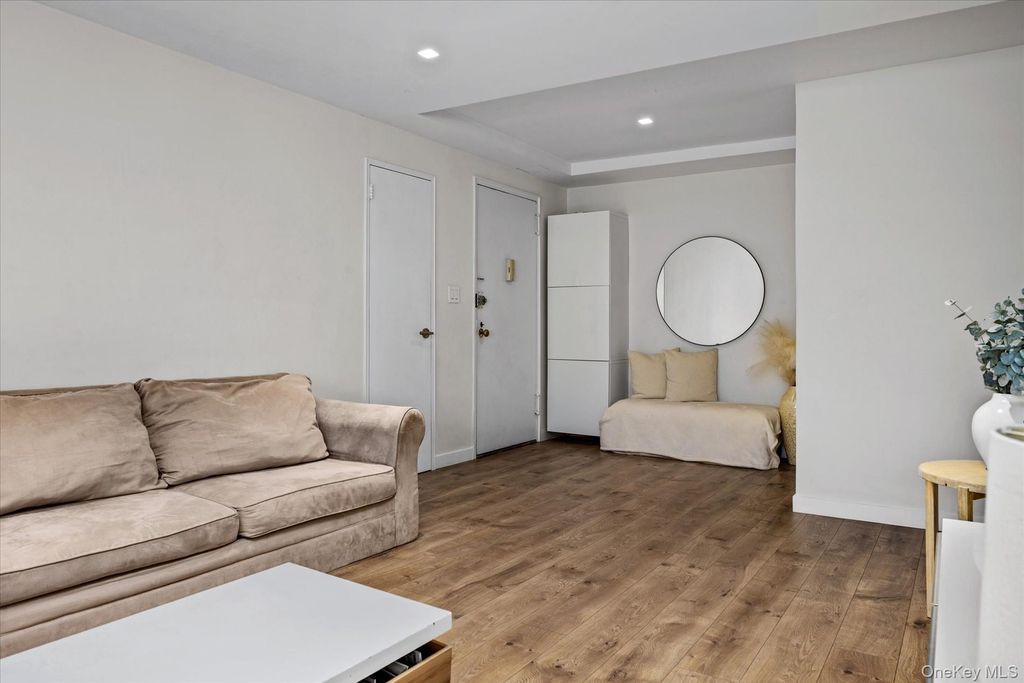 151-31 88th Street 3C, Howard Beach, NY 11414 — photo 3