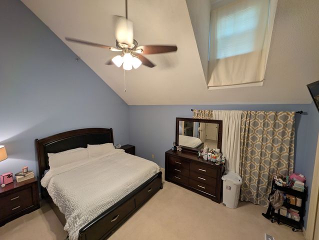 148 Flower Ln 15, Dracut, MA 01826