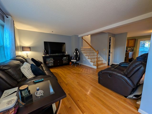 148 Flower Ln 15, Dracut, MA 01826