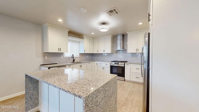 508 Camino De La Rosa Road B, San Elizario, TX 79849