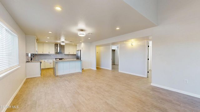 508 Camino De La Rosa Road B, San Elizario, TX 79849