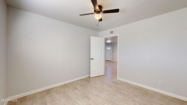 508 Camino De La Rosa Road B, San Elizario, TX 79849