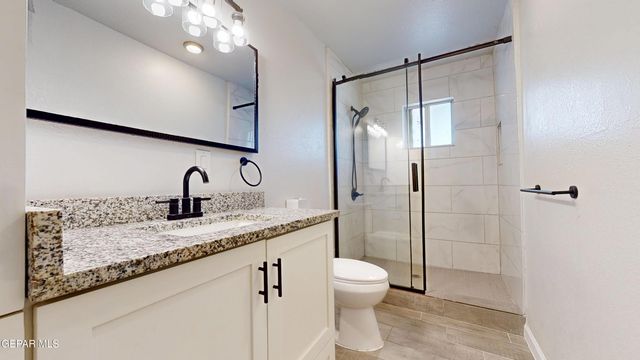 508 Camino De La Rosa Road B, San Elizario, TX 79849