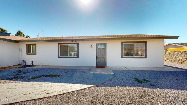 508 Camino De La Rosa Road B, San Elizario, TX 79849