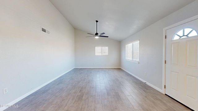 508 Camino De La Rosa Road B, San Elizario, TX 79849
