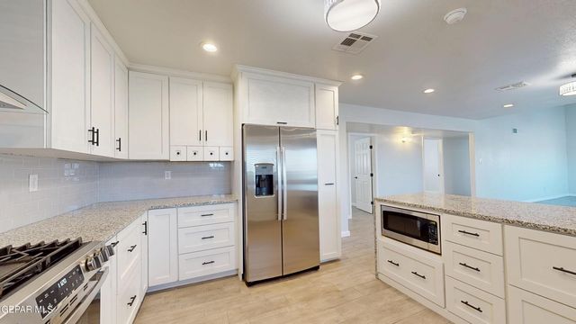 508 Camino De La Rosa Road B, San Elizario, TX 79849