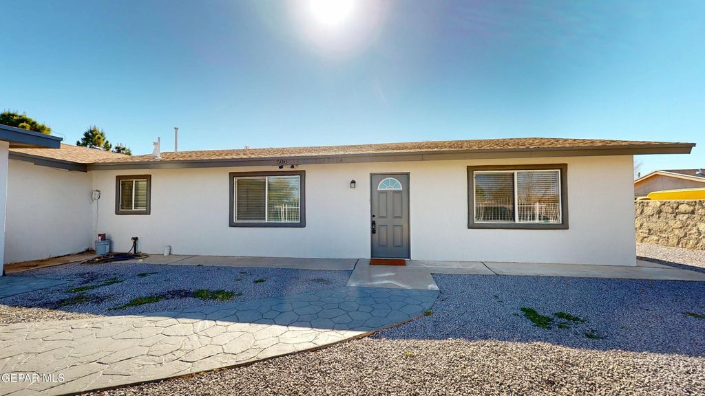 508 Camino De La Rosa Road B, San Elizario, TX 79849