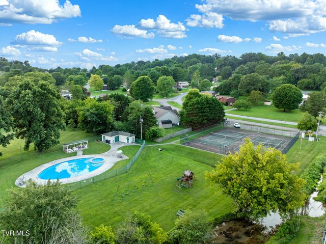 1545 Seven Oaks Drive, Morristown, TN 37814