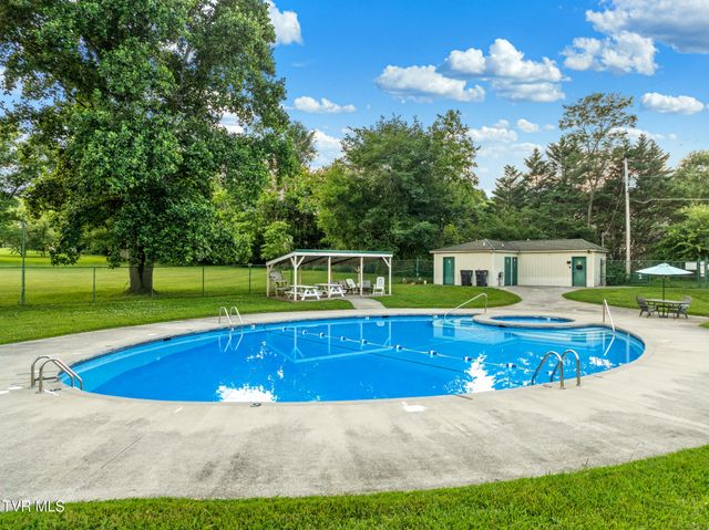 1545 Seven Oaks Drive, Morristown, TN 37814