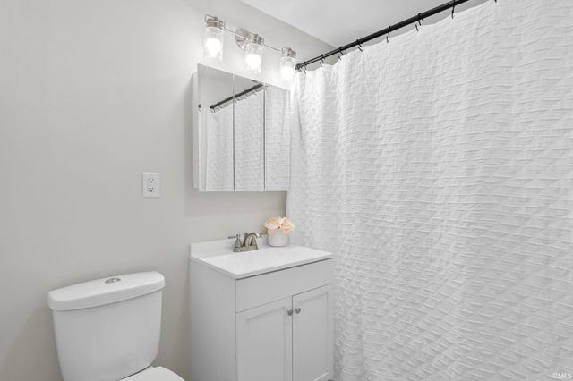 18135 Heatherfield Drive, South Bend, IN 46637