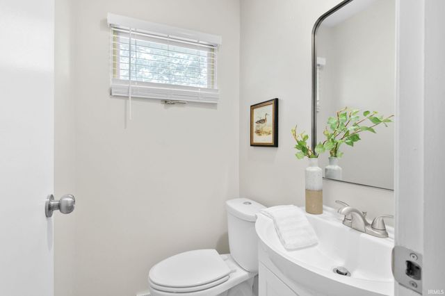 18135 Heatherfield Drive, South Bend, IN 46637