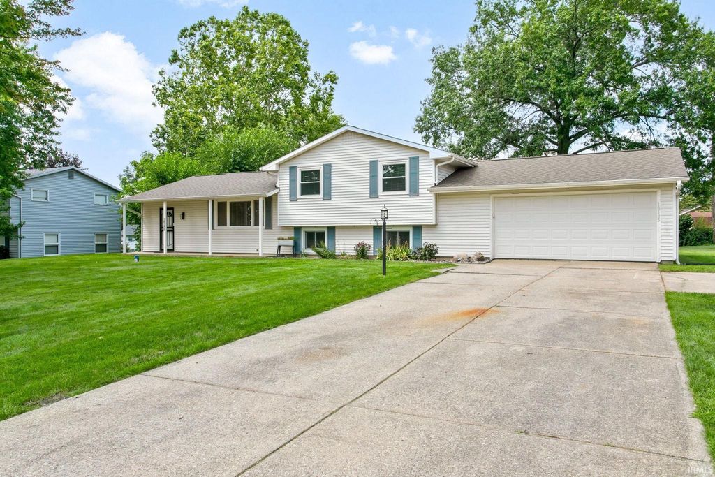 18135 Heatherfield Drive, South Bend, IN 46637