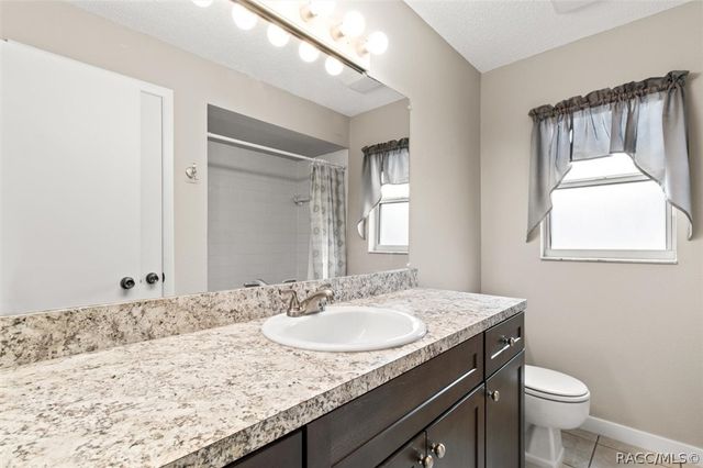 512 SE Paradise Point Road, Crystal River, FL 34429