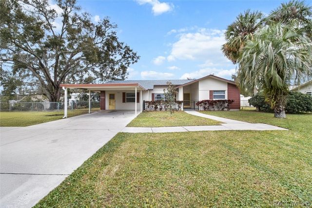 512 SE Paradise Point Road, Crystal River, FL 34429