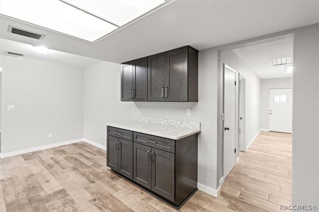 512 SE Paradise Point Road, Crystal River, FL 34429