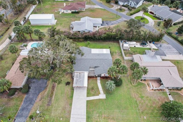 512 SE Paradise Point Road, Crystal River, FL 34429