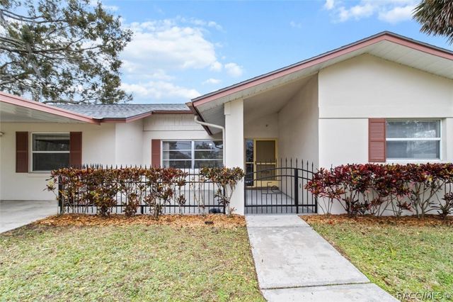 512 SE Paradise Point Road, Crystal River, FL 34429