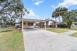 512 SE Paradise Point Road, Crystal River, FL 34429