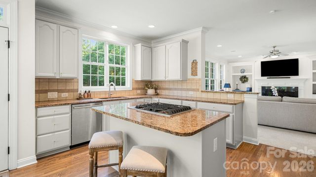 1006 Channelstone Way, Matthews, NC 28104