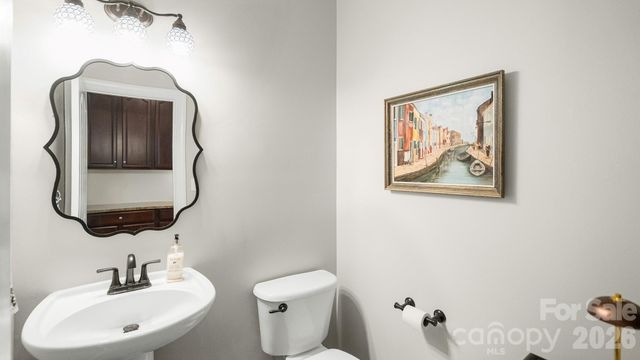 1006 Channelstone Way, Matthews, NC 28104