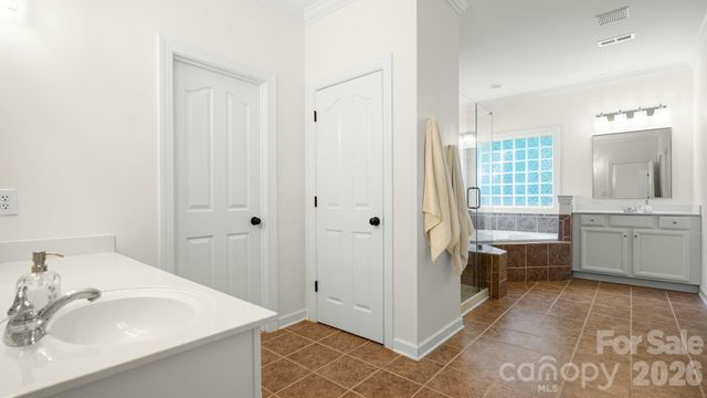 1006 Channelstone Way, Matthews, NC 28104