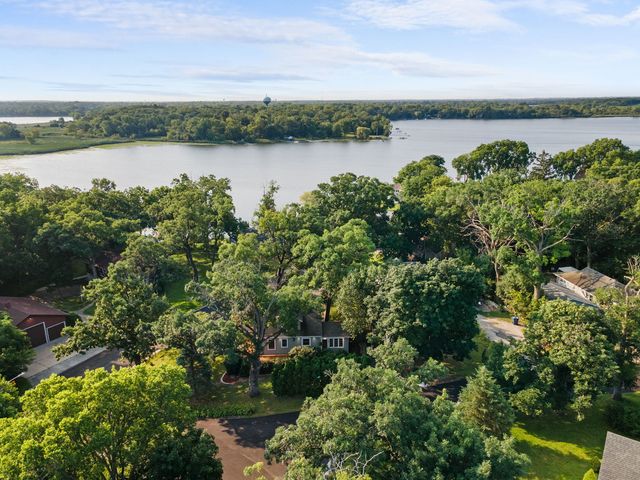 21549 W BIRCH Street, Lake Villa, IL 60046