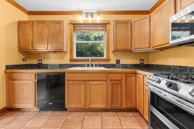 21549 W BIRCH Street, Lake Villa, IL 60046
