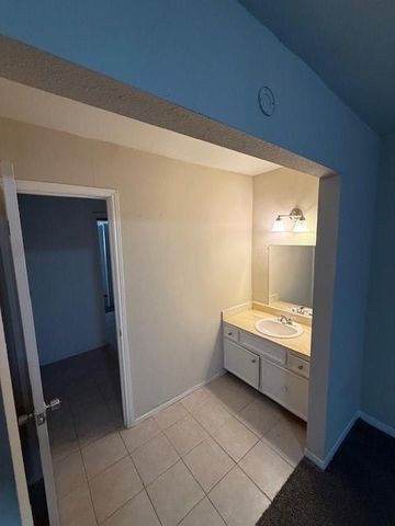 2102 Straight Creek Drive 2102, Houston, TX 77017