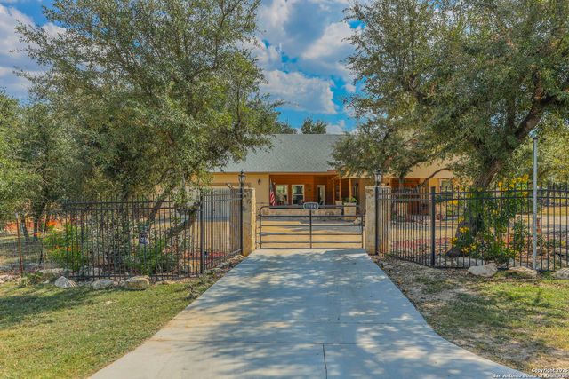 1994 Lakeview, Canyon Lake, TX 78133