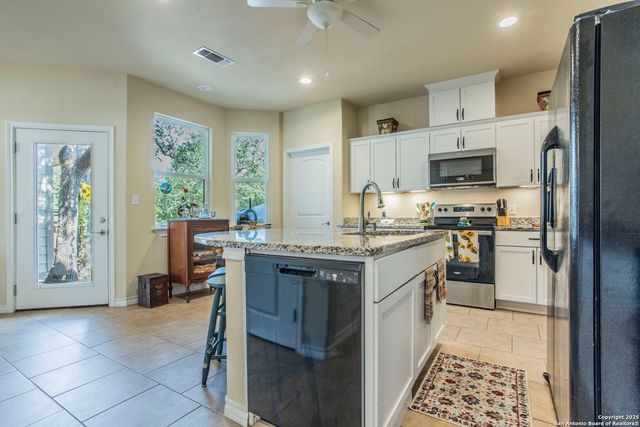 1994 Lakeview, Canyon Lake, TX 78133