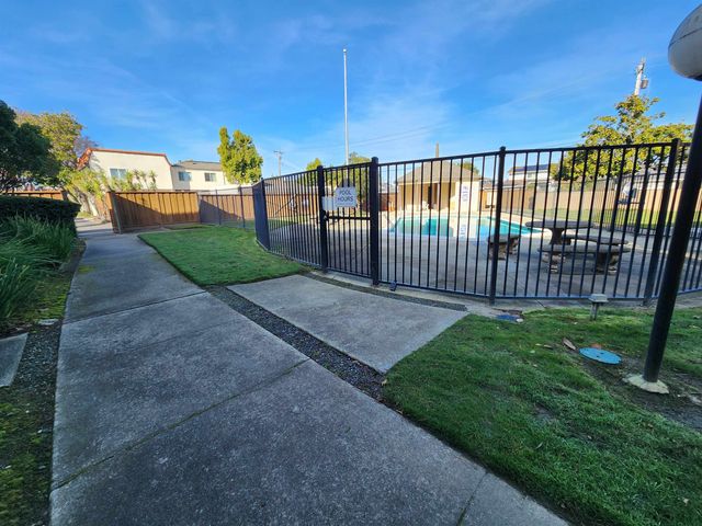 2322 Belvedere Ave, San Leandro, CA 94577