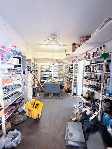 11851 W Dixie Hwy, Miami, FL 33161