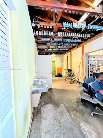 11851 W Dixie Hwy, Miami, FL 33161