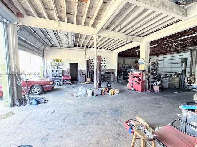 11851 W Dixie Hwy, Miami, FL 33161