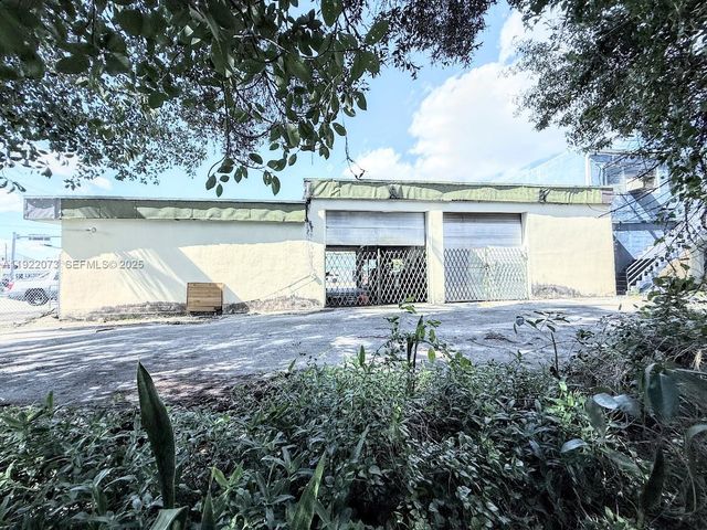 11851 W Dixie Hwy, Miami, FL 33161