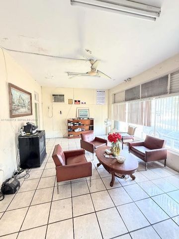 11851 W Dixie Hwy, Miami, FL 33161