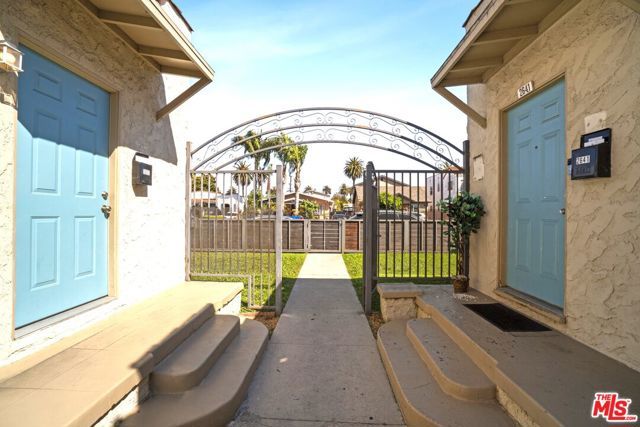 2637 S Redondo Boulevard, Los Angeles, CA 90016