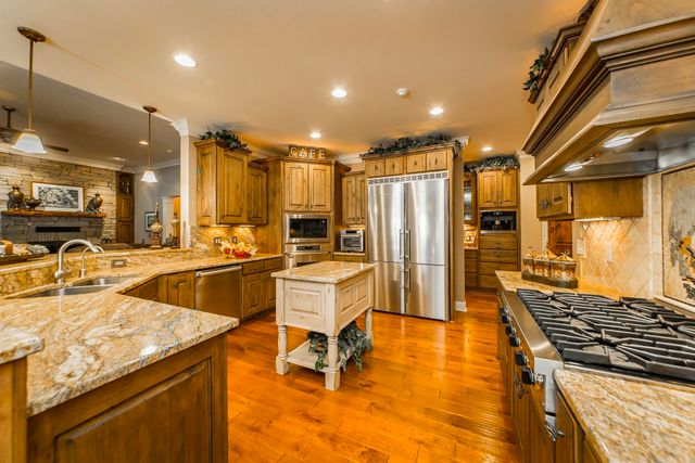 405 Grand Isle Drive, Fairfield Bay, AR 72088