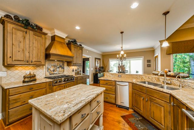 405 Grand Isle Drive, Fairfield Bay, AR 72088