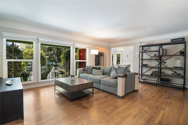 10703 Collins Street, North Hollywood, CA 91601