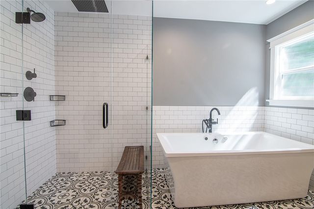 10703 Collins Street, North Hollywood, CA 91601